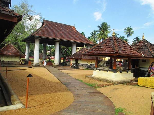 തിരുവഞ്ചിക്കുളം ശിവ ക്ഷേത്രം