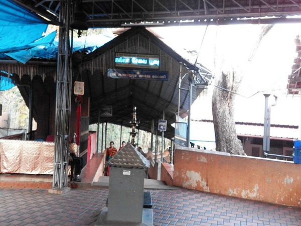 വിഗ്രഹ പ്രതിഷ്ഠയില്ല
