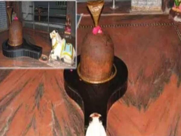 ദിവസത്തിൽ മൂന്നു പ്രാവശ്യം നിറം മാറുന്ന ശിവലിംഗം