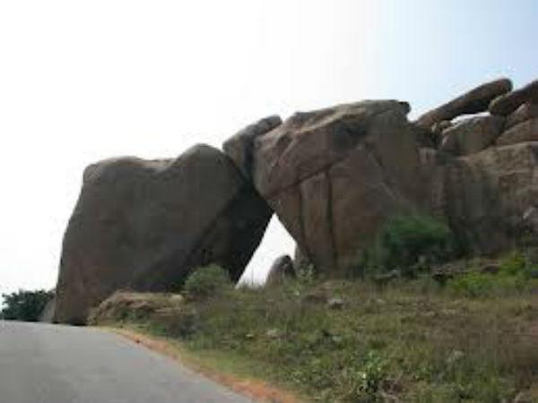 അക്ക-തങ്കി ഗുഡ്ഡയെന്നാൽ