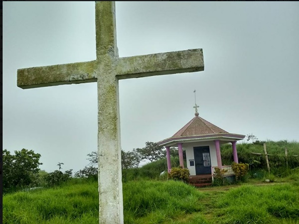 14 കുരിശടികൾ താണ്ടി ഒരു കുരിശിന്റെ വഴി