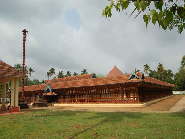 തിരുമൂഴിക്കുളം ശ്രീ ലക്ഷ്മണപ്പെരുമാൾ ക്ഷേത്രം