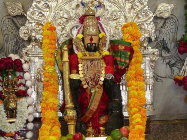 ഹൃദയകമലത്തിലെ ഐശ്വര്യ ദേവി