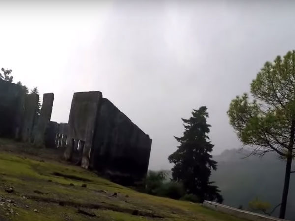 ഉപേക്ഷിക്കപ്പെട്ട ഖനിയും വീടുകളും