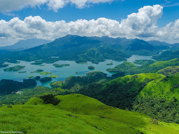ബാണാസുരയുടെ മുകളിലേക്ക്