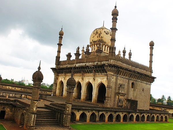 ഇബ്രാഹിം റൗസ