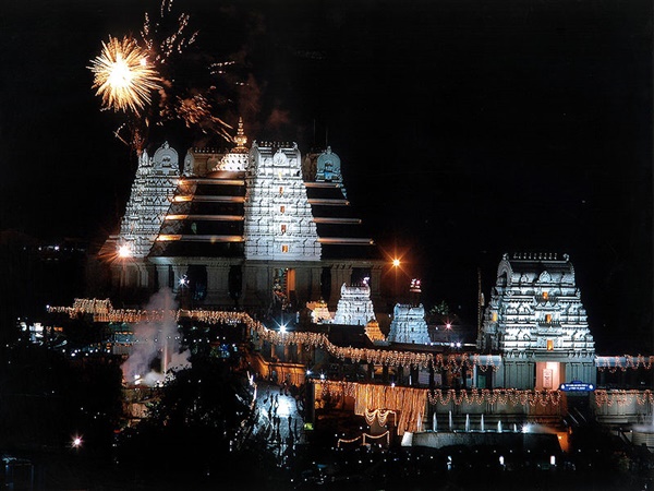 ഇസ്കോൺ ക്ഷേത്രം, ബാംഗ്ലൂർ