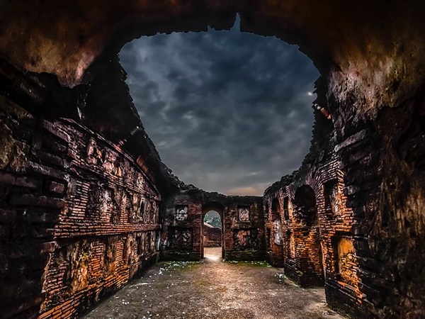 തലാതൽ ഘറിലെ രഹസ്യ തുരങ്കങ്ങൾ