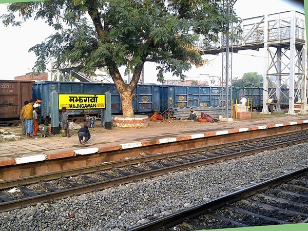 ഇരിക്കുന്നിടത്ത് ഭക്ഷണമെത്തും