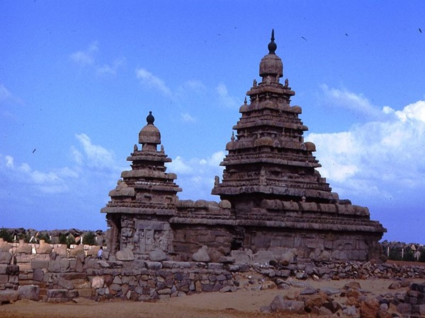 മൂന്നു ക്ഷേത്രങ്ങൾ