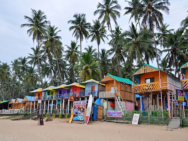 ചെറിയ ചിലവിൽ ലക്ഷ്വറി താമസം