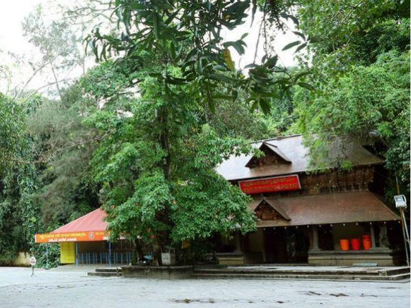 മണ്ണാറശ്ശാല ക്ഷേത്രം