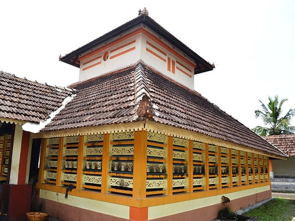 ആരാധനാലയങ്ങൾ