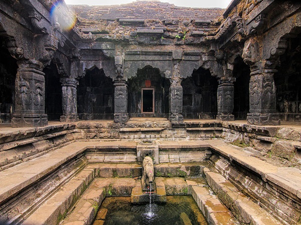 മഹേശ്വർ ക്ഷേത്രം