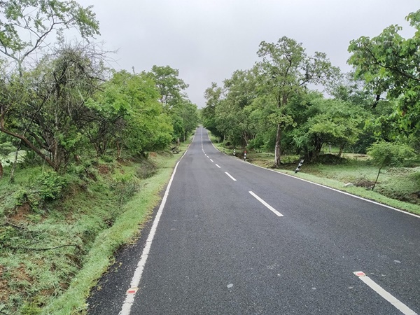 കൂടുതൽ ചിത്രങ്ങൾ കാണാം