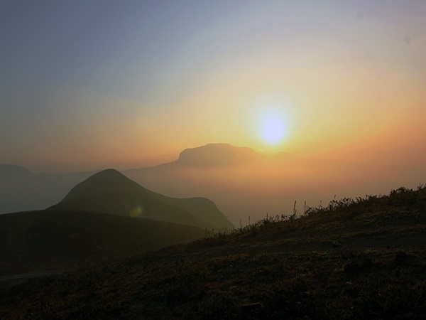 സൂര്യോദയം കാണാം
