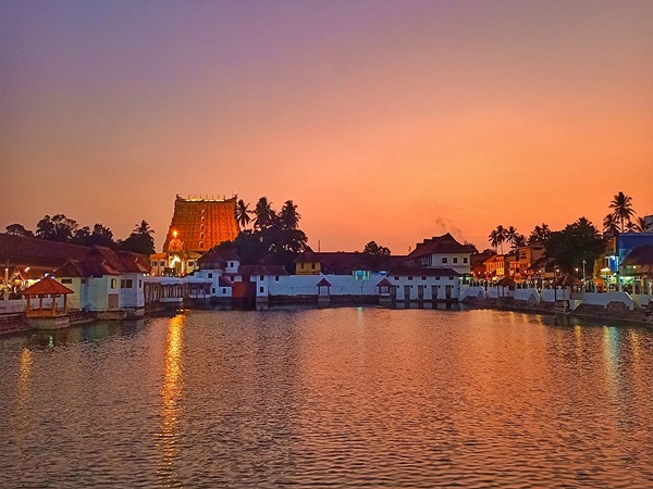 തിരുവനന്തപുരം കാണാനിറങ്ങുമ്പോൾ
