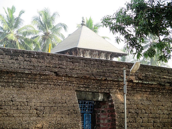 കഥ പറയുന്ന ചരിത്രം