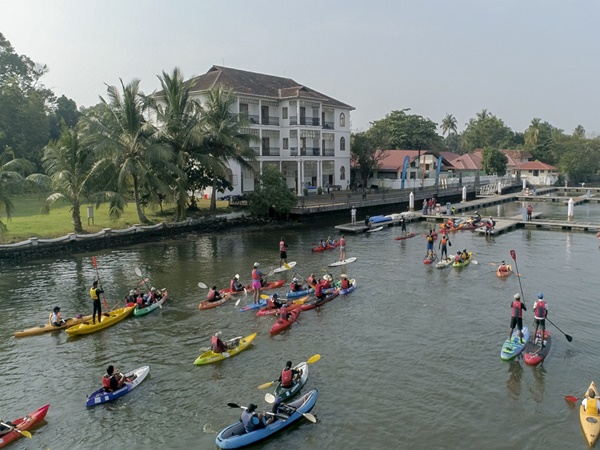 സംരക്ഷണത്തിനായി തുഴയാം