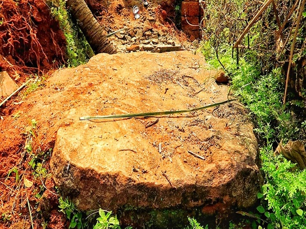 വെള്ളാട്ടിരിയും പുതമന തറവാടും