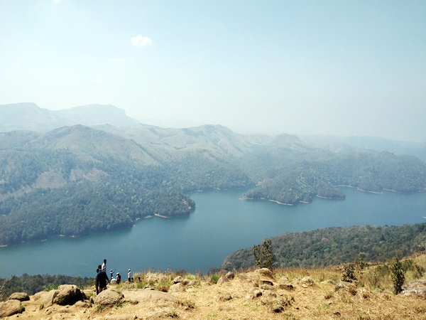 ഊട്ടിയും കൊടൈക്കനാലും ഒറ്റ ഇടത്ത്