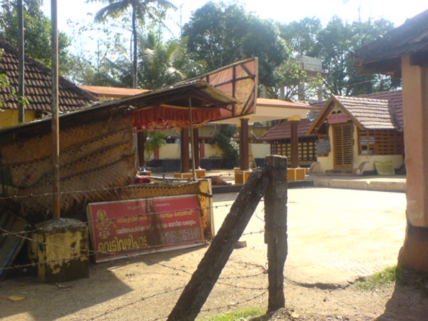 ശബരിമല ക്ഷേത്രത്തിന്റെ മാതൃകയിൽ