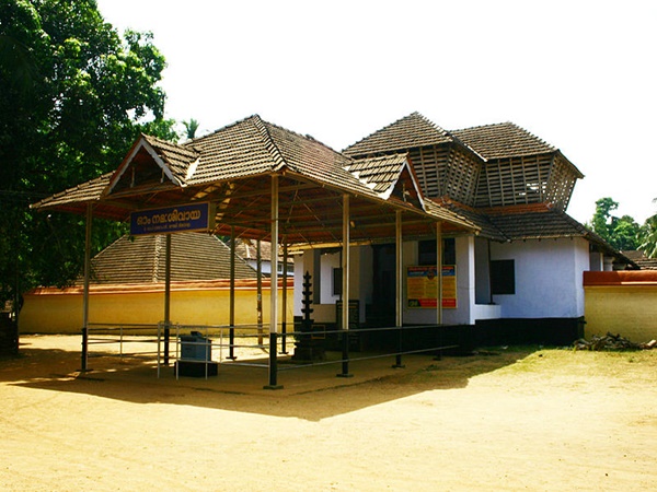 വിഷ്ണു ക്ഷേത്രത്തിലെ ശിവ പ്രതിഷ്ഠ