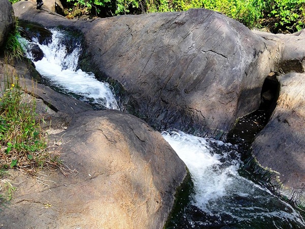 ഇനിയുമുണ്ട് കാഴ്ചകൾ