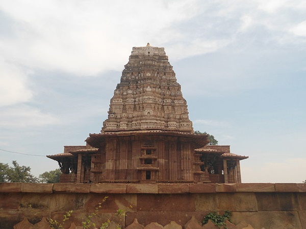 ശില്പിയുടെ പേരിലറിയപ്പെടുന്ന ക്ഷേത്രം
