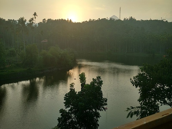 കർലാഡ് ലേക്ക്