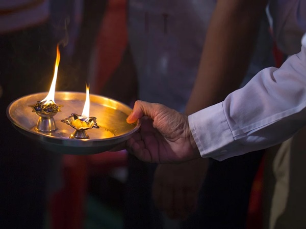 ചന്ദനത്തിന് പകരം ഭസ്മം