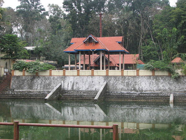 അകത്തു കടന്നാല്