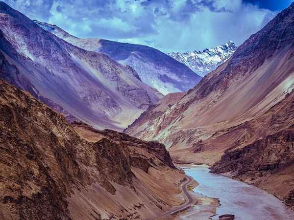 Srinagar-Leh Highway Opens After Four Months Srinagar-Leh Highway Opens After Four Months