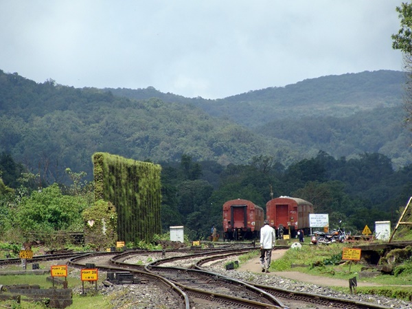 സീറ്റുകള് റിസര്വ്വ് ചെയ്യണം