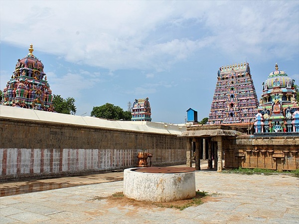 എട്ടു ക്ഷേത്രങ്ങളിലൊന്ന്
