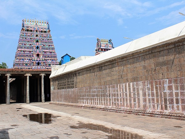 പൂജകളും ആഘോഷങ്ങളും