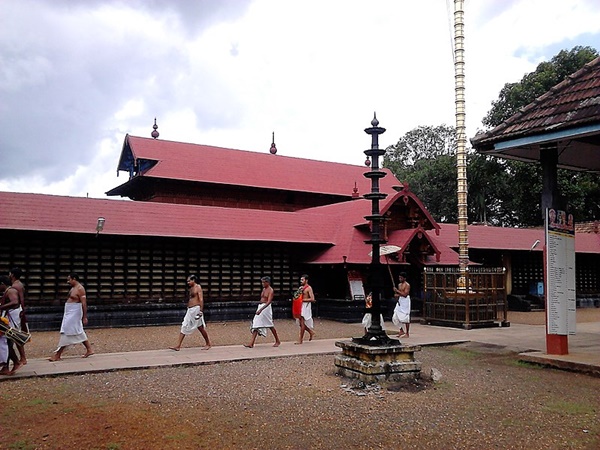 പുണര്തം- കവിയൂര് ഹനുമാന് ക്ഷേത്രം