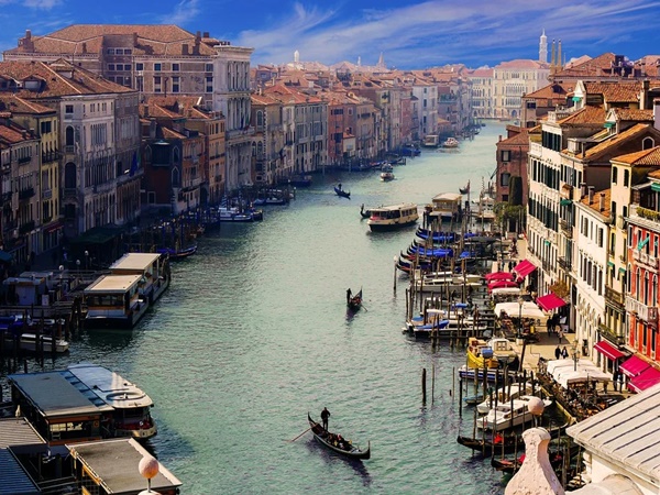 Italy is Planning To Lift Lockdown Italy is Planning To Lift Lockdown