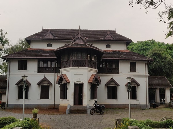 പാലക്കാടോ തൃശൂരോ