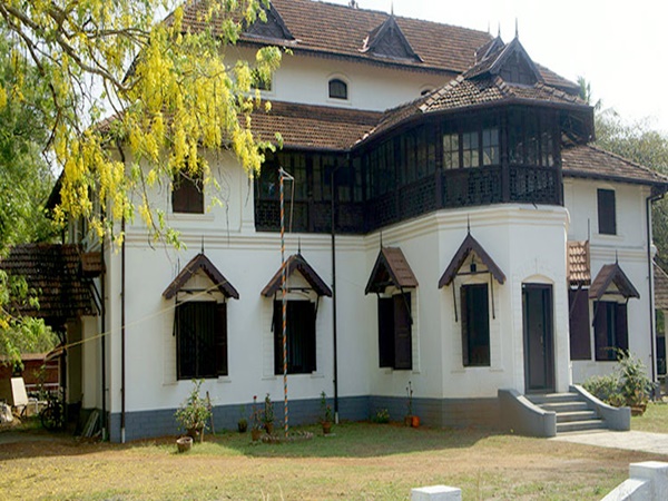കൊളോണിയല് ടച്ച്