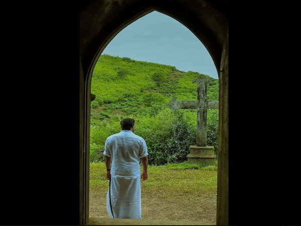 മുഖം മിനുക്കുന്നു