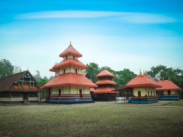 കാട്ടിലുപേക്ഷിക്കപ്പെട്ട ദേവിക്കായി