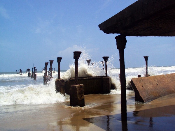 നിയന്ത്രണങ്ങളോടെ മാത്രം