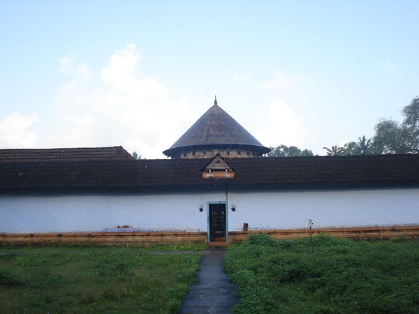 കിരാത രൂപത്തിലുള്ള ശിവന്