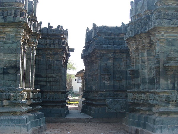 ലക്കുണ്ടി- തകര്ന്ന ക്ഷേത്രങ്ങളുടെ നാട്