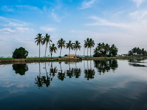 പുന്നമടയും പാലായിലെ പാരീസും