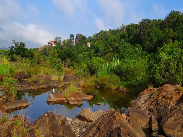 ട്രക്കിങ്ങും വട്ടവഞ്ചി യാത്രയും