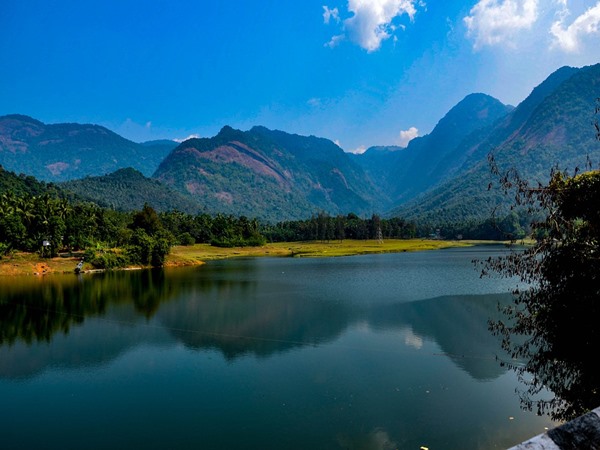 അരുവിക്കുഴിയും പാലായും