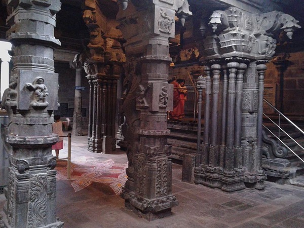 161 തൂണുകള്