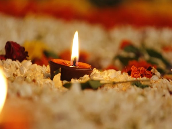 മരിച്ചുപോയ പൂര്വ്വ പിതാക്കന്മാര്ക്കായി